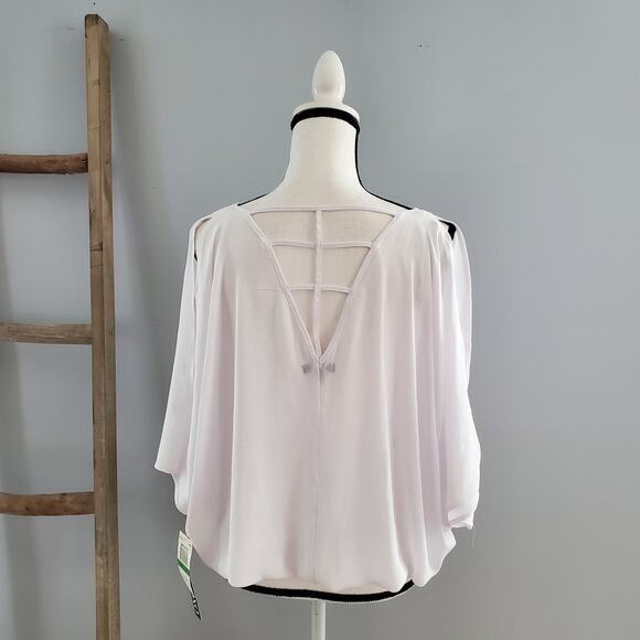 XOXO White Angel Sleeve Sheer Flowy V-Neckline Top L - Picture 2 of 10